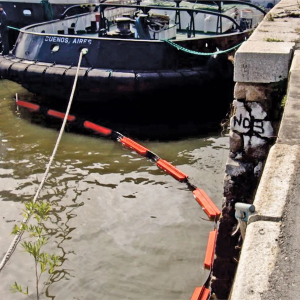 BARRERA FLOTANTE RÍGIDA ANTIDERRAME TIPO VALLA PARA AGUAS TRANQUILAS 10 X 14 PULG X METRO